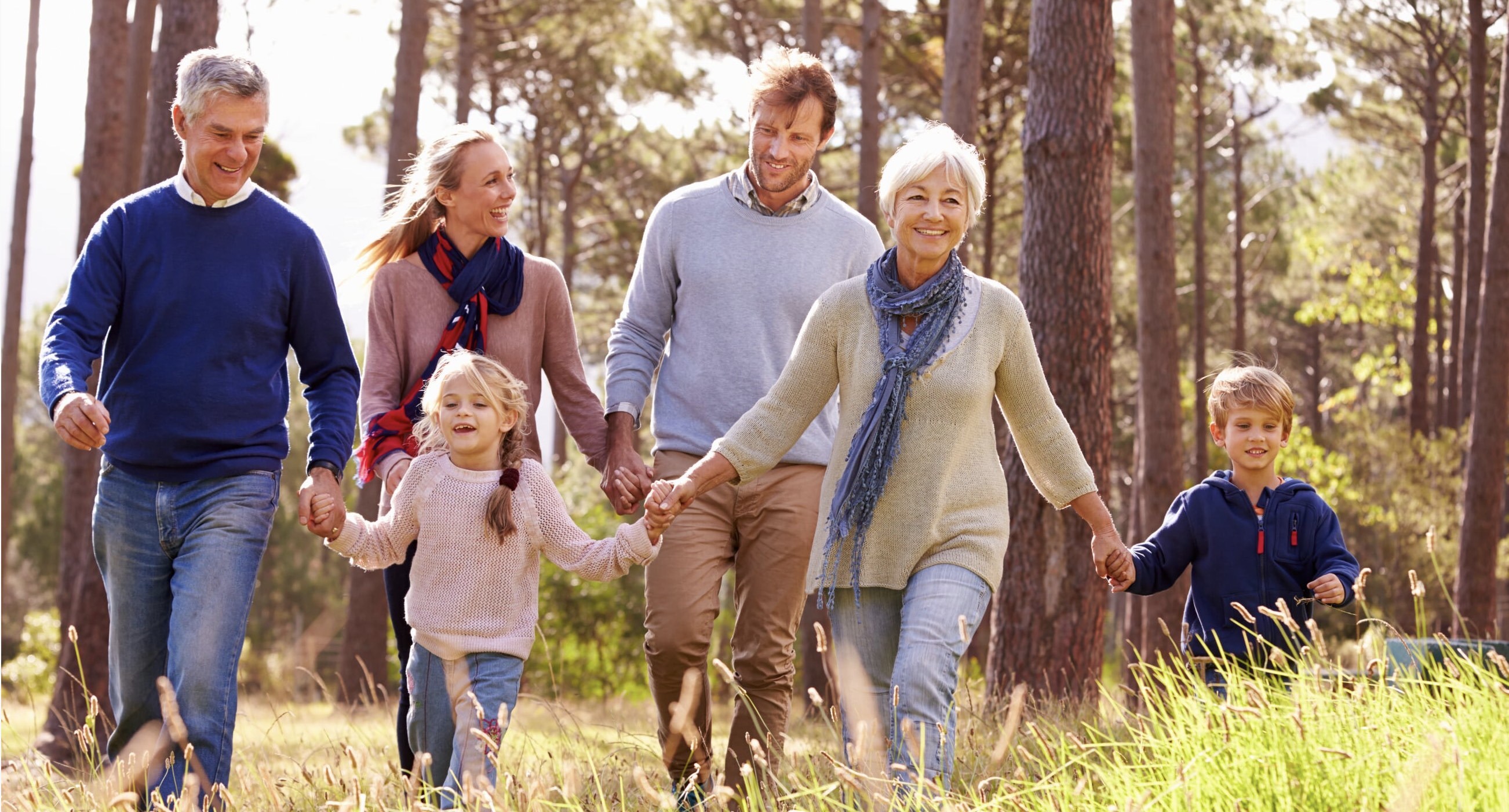 Happy%20family%20walking