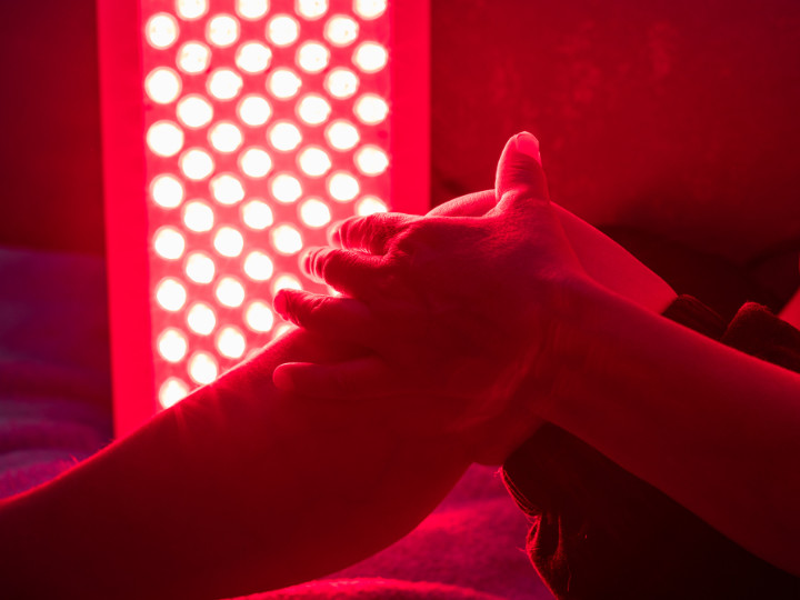 red light therapy on human leg