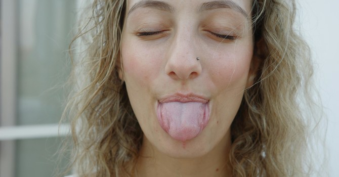 Why Does My Acupuncturist Look at My Tongue? [Infographic]