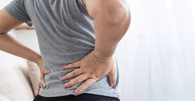 5 Signs Your Lower Back Ache Is Actually Sciatica and When to See a Chiropractor