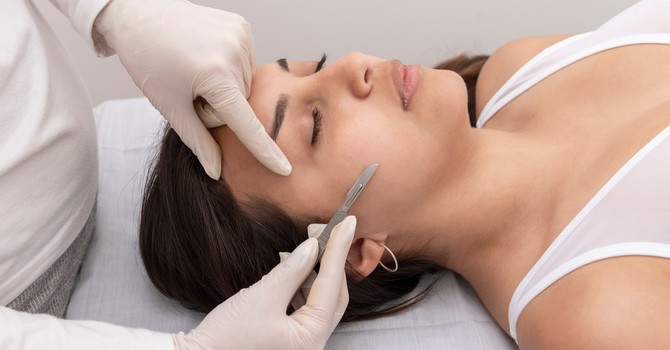 Dermaplaning Facial