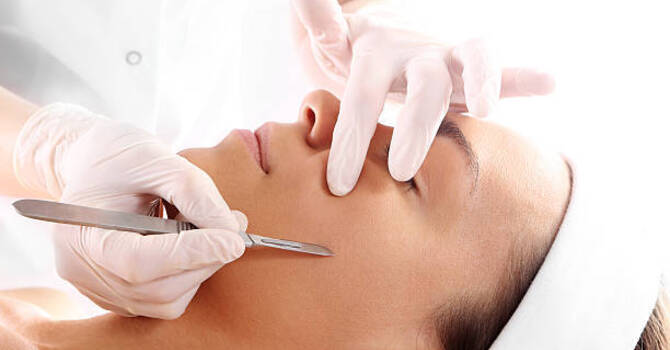 Dermaplane Facial