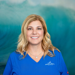 Elizabeth%20chiropractic%20office%20manager%20headshot