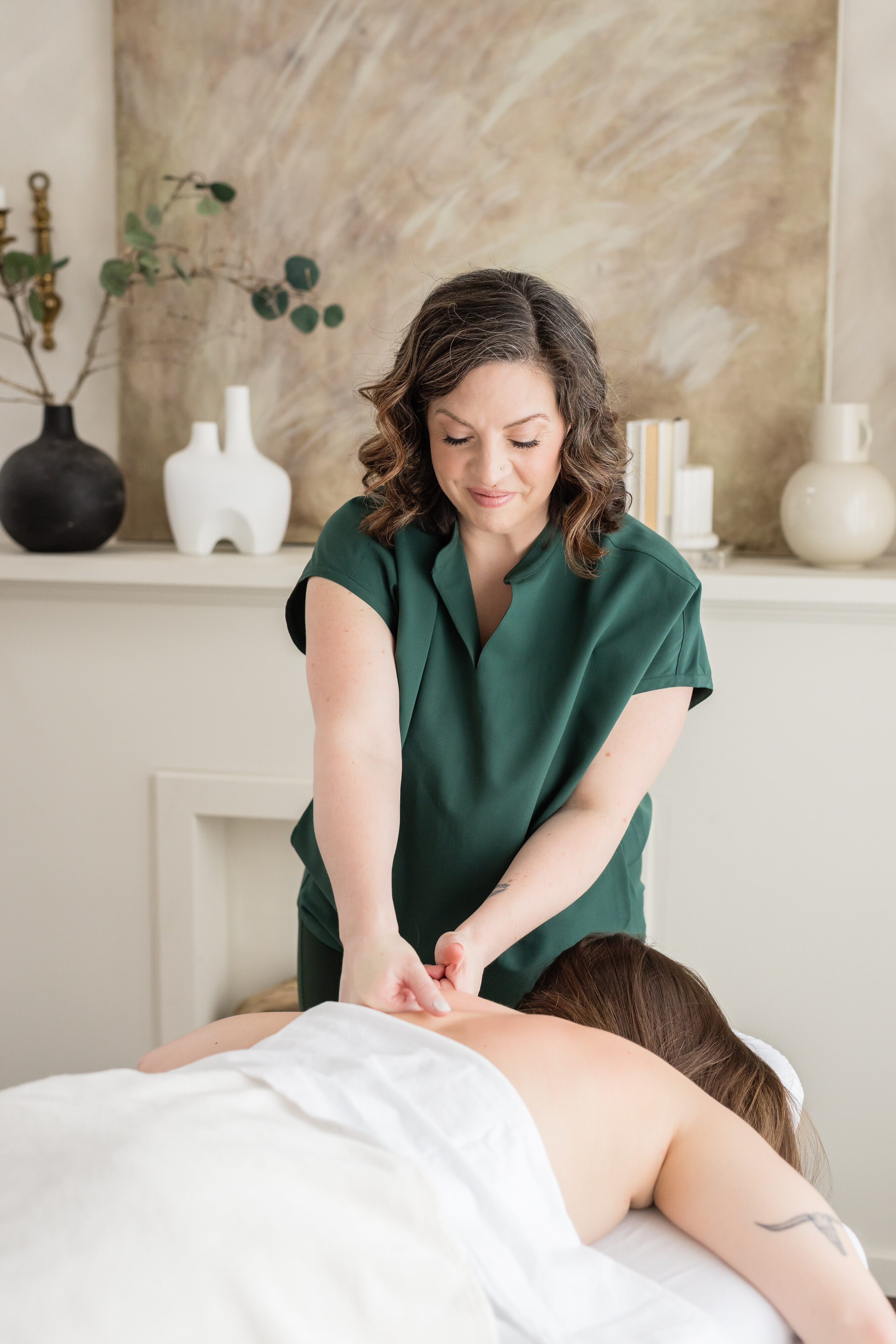 Massage therapy for neck and shoulder pain at Kollectiv Health in Sherwood Park