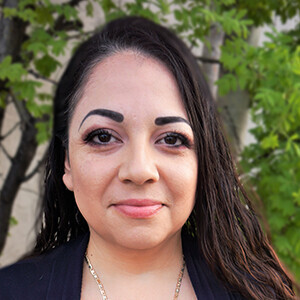 Jeanette Valles
Assistant Manager