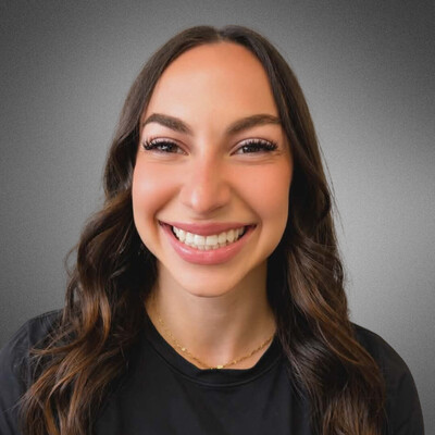 Link to: https://gnp.janeapp.com/locations/great-north-physiotherapy-niagara-on-the-lake/book#/staff_member/26/bio