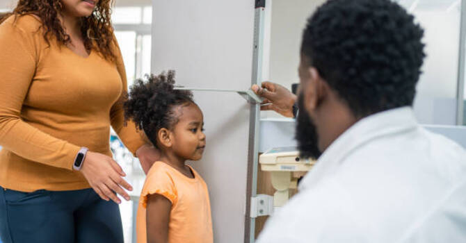 Pediatric Short Stature Treatment Decision Guide: A Step-by-Step Approach for Parents image