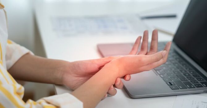 How Chiropractic Care Can Help You Recover From Carpal Tunnel Syndrome image