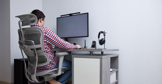 Work-from-Home Ergonomics: Miami PT & Chiro Tips to Prevent Desk-Related Pain image
