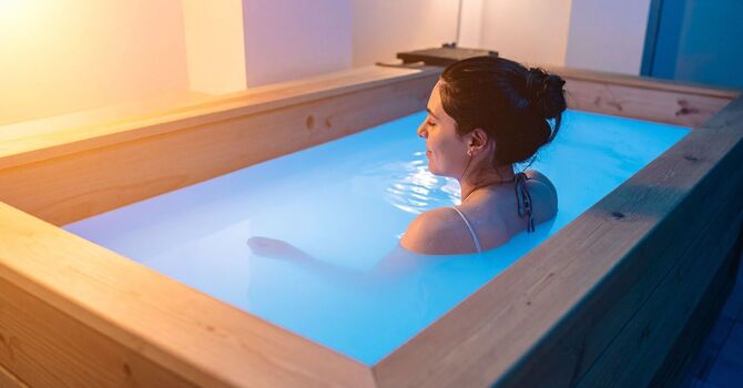 Cold Plunge Therapy: Benefits, What to Expect, and How to Start
