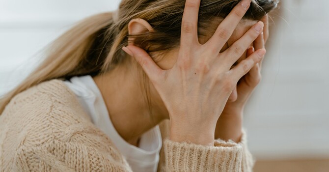  How Therapy Helps You Reframe Negative Thought Patterns image