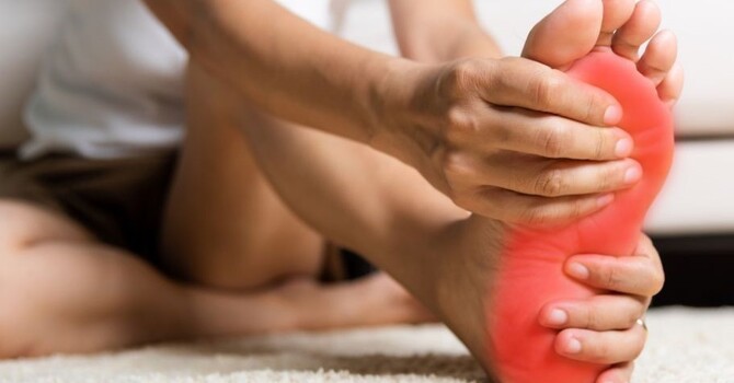 5 Exercises for Neck & Upper Back Pain Relief image