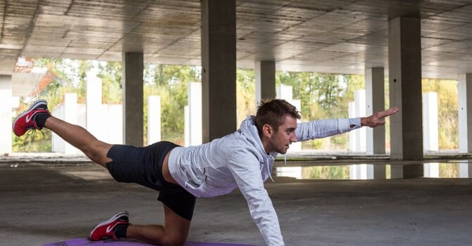 The 30-Second Exercise to Stimulate Your Vagus Nerve and Calm Your Mind