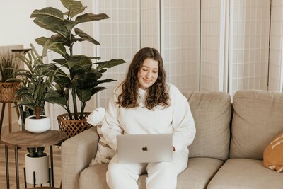 woman on the computer