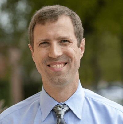 LANG FAMILY MEDICINE
Dr. Derek Lang
