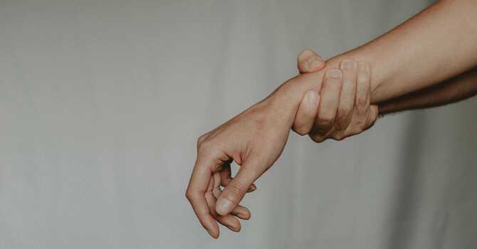 Why You Should Try Chiropractic Before Surgery For Carpal Tunnel Syndrome image
