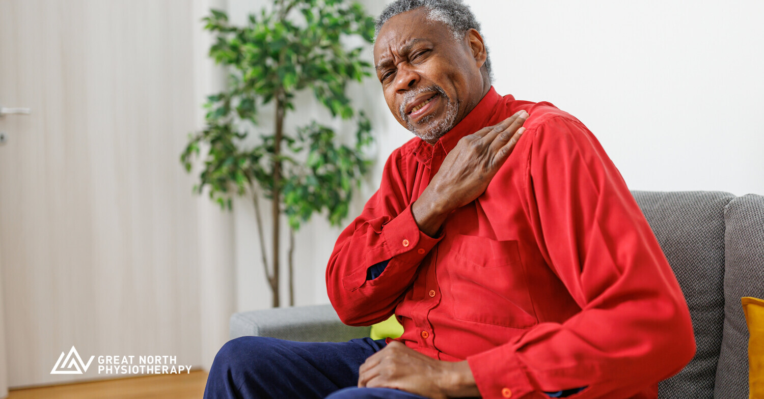 Man in shoulder pain seeking treatment from Great North Physiotherapy.