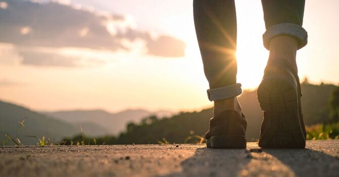 Can Online Therapy Help with Trauma? Effectiveness, Benefits, and What to Expect image