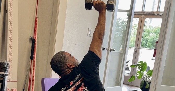 Shoulder Pain When Lifting Overhead: Why It Keeps Coming Back image