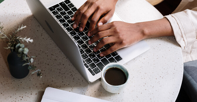 How to Pick a Blog Title That People Actually Search For (and Click!) image