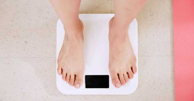 Holistic Nutrition: A Natural Approach to Achieving Your Weight Loss Goals image
