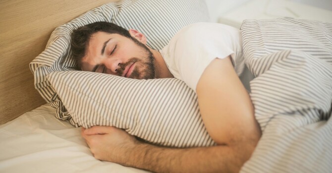 Choosing the Right Pillow for Better Sleep and a Healthier Neck image