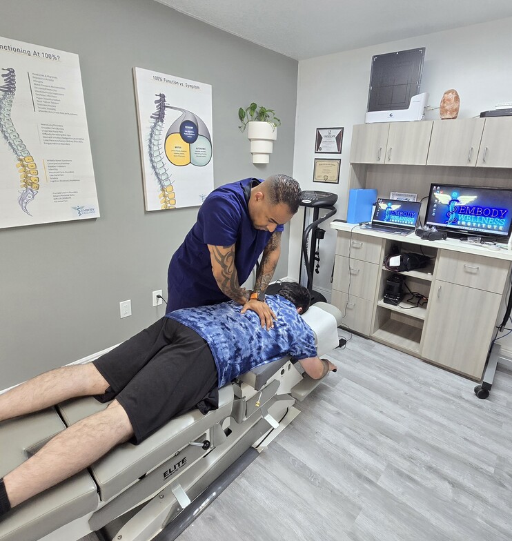 Non-surgical spinal decompression therapy for back pain and sciatica