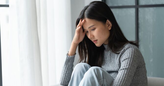 How to Overcome Impostor Syndrome: A Practical Guide to Rebuilding Confidence