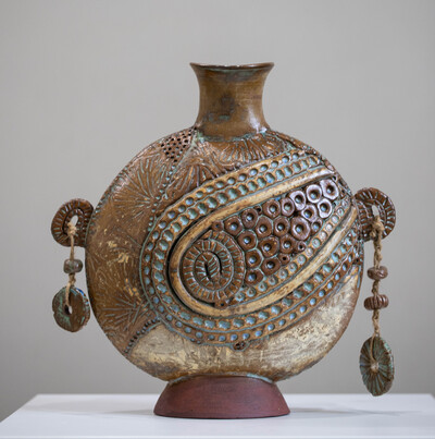 The Whispering Urn