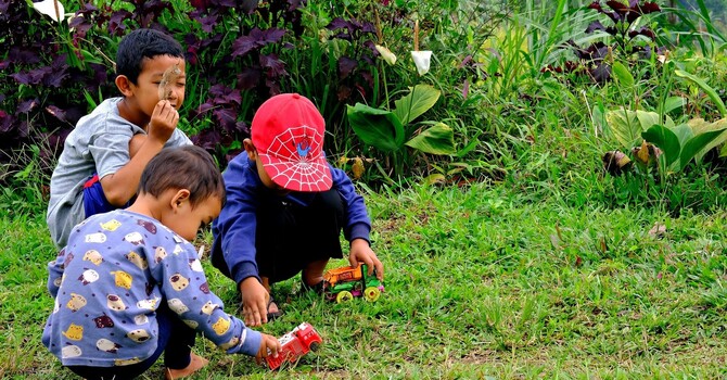 Why Kids Say "I'm Bored" After 30 Seconds (And Why That's Actually Good) image