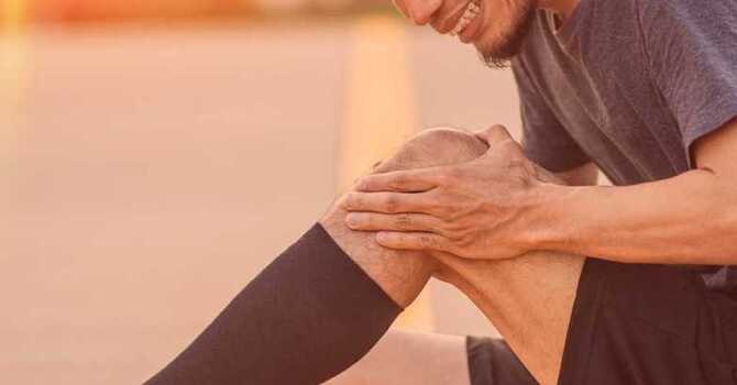 Knee pain image