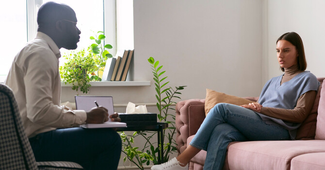 What's the Difference Between a Psychotherapist, Psychologist, and Psychiatrist in Ontario?