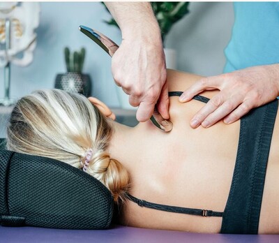myofascial release of upper back and neck pain after a car accident by a tampa chiropractor