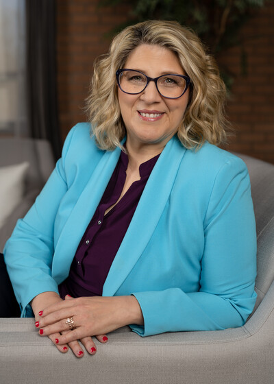 Dr Carla Freeman Chiropractor Phoenix headshot