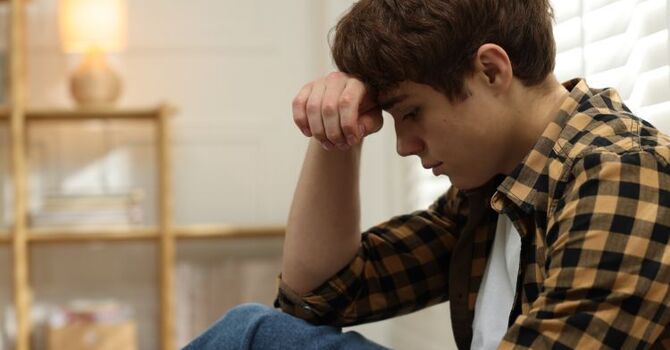 How Art Therapy Helps Teens Struggling With Social Anxiety image
