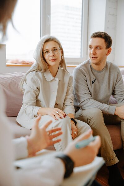 Link to: /pages/couples-relationship-therapy