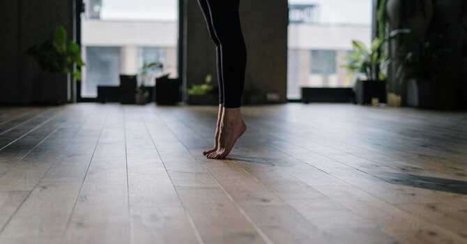 Why Your Big Toe Might Be Causing Your Back Pain (And How to Fix It) image