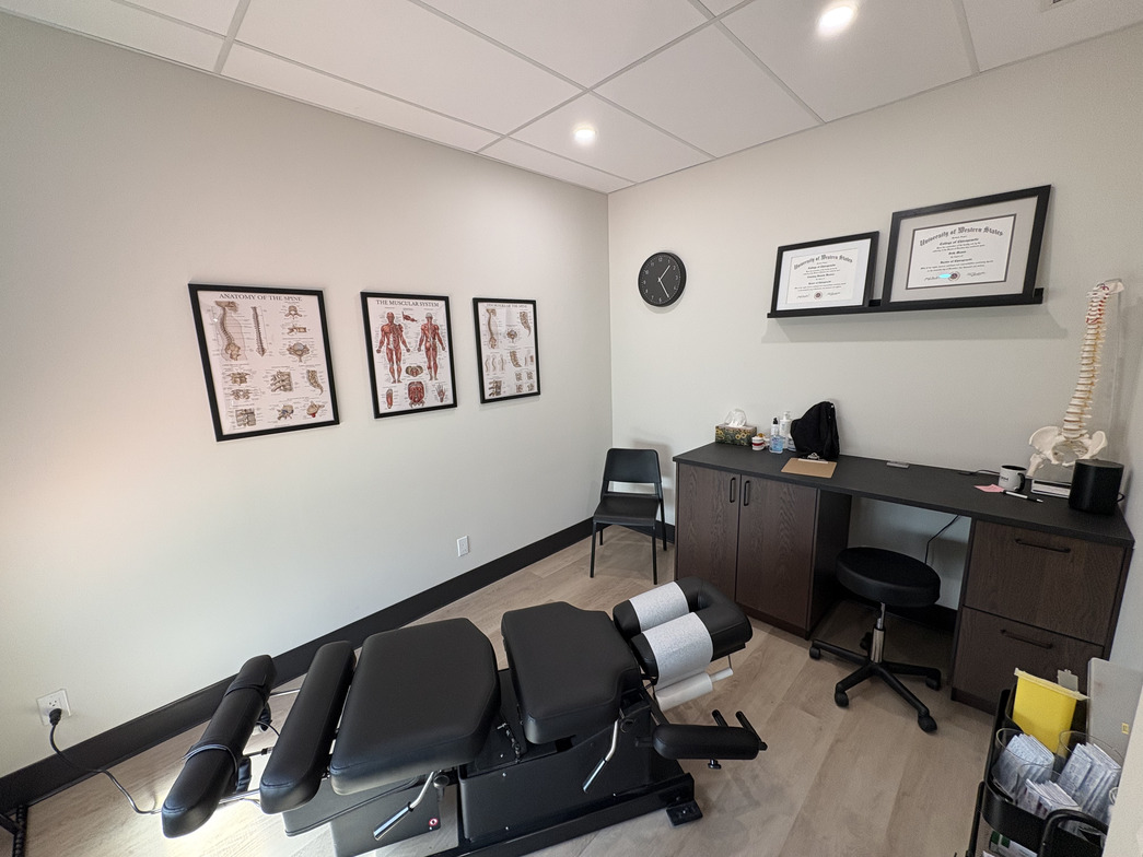 Chiropractic treatment for shoulder pain in Red Deer
