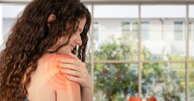 How Physiotherapy Helps Treat a Frozen Shoulder