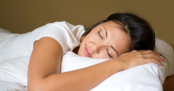 Why Can't I Sleep at Night Even When I'm Tired? image