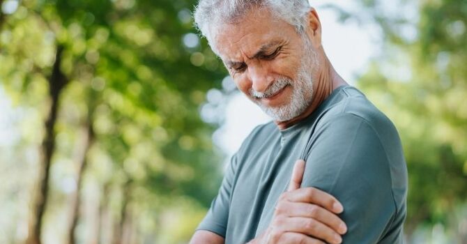 Frozen Shoulder Treatments and How Chiropractic Care Can Help You Move Again