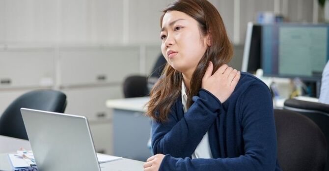 Frozen Shoulder Explained: Causes, Stages, and How to Get Moving Again