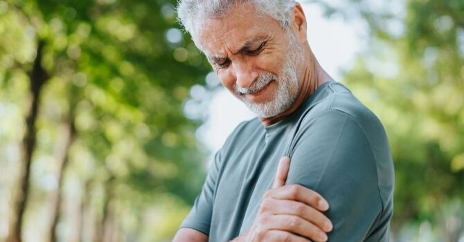 Frozen Shoulder Got You Stuck? Chiropractic Care Can Help You Move Again