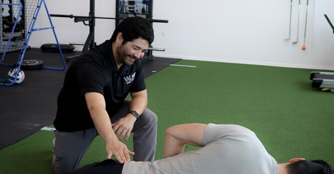Should I See a Physical Therapist or a Chiropractor?